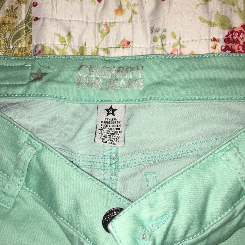 Shorts - Picture 3 of 3